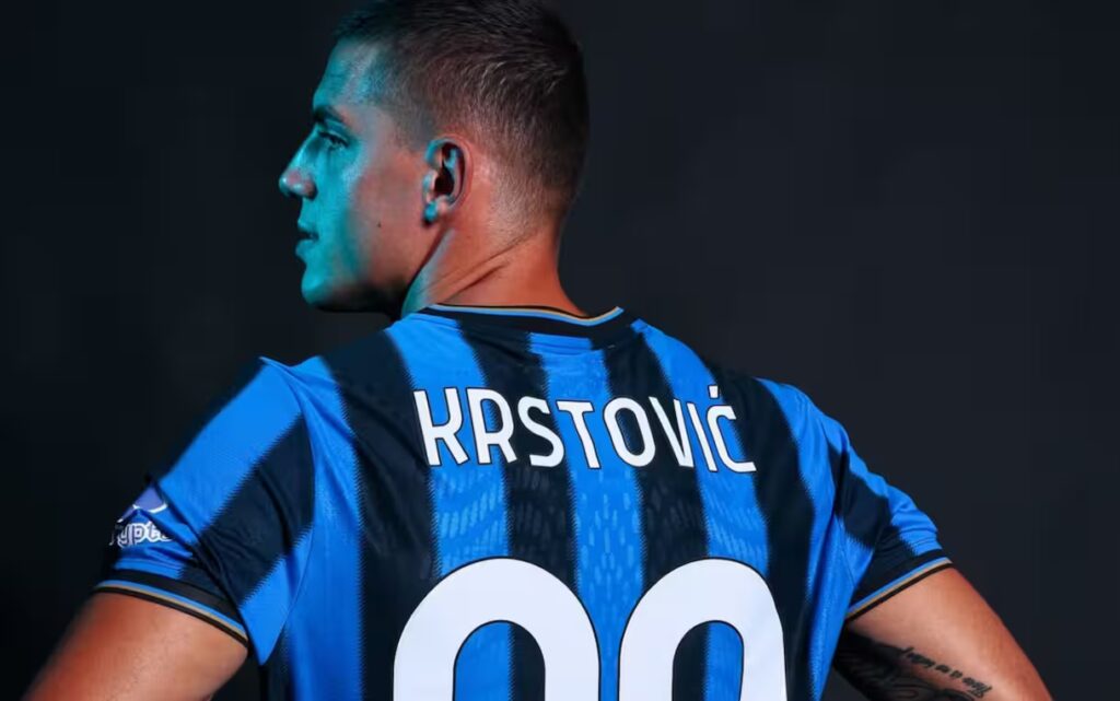 Krstovic con la maglia dell'Atalanta