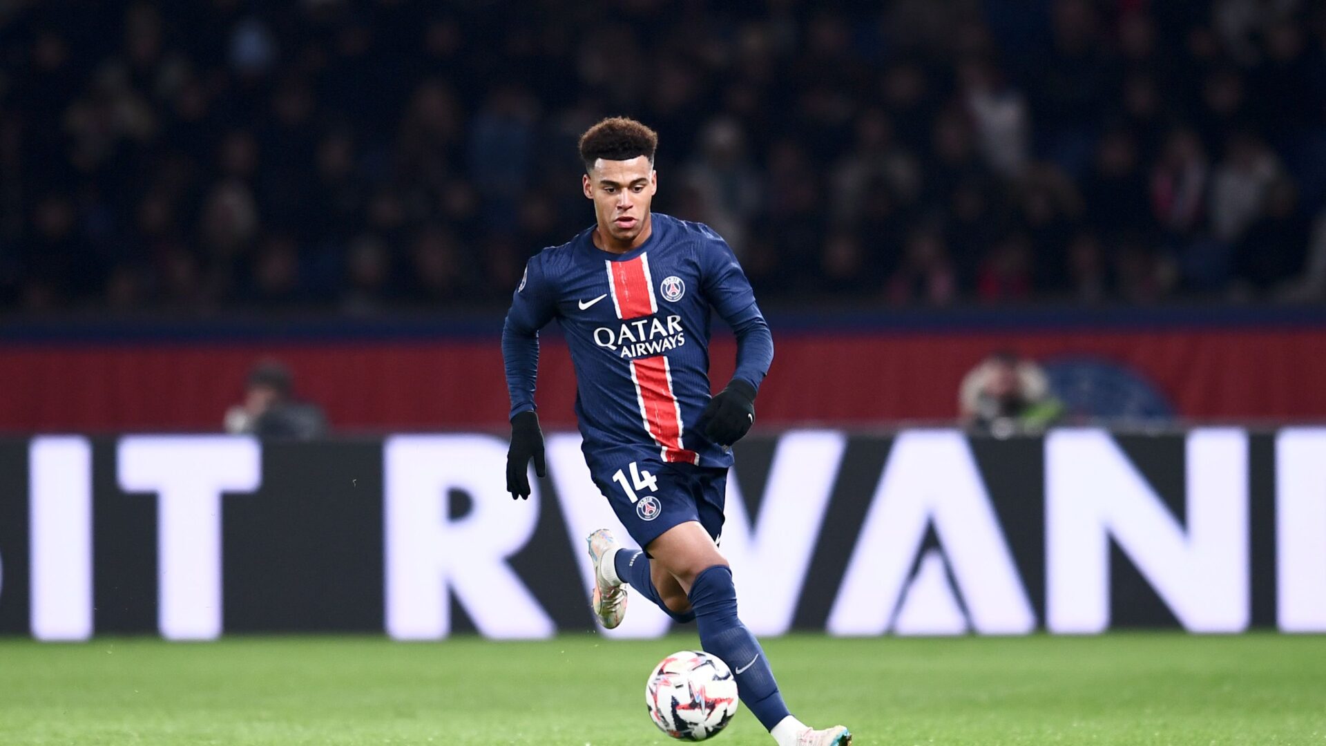 Desiré Doué con la maglia del PSG